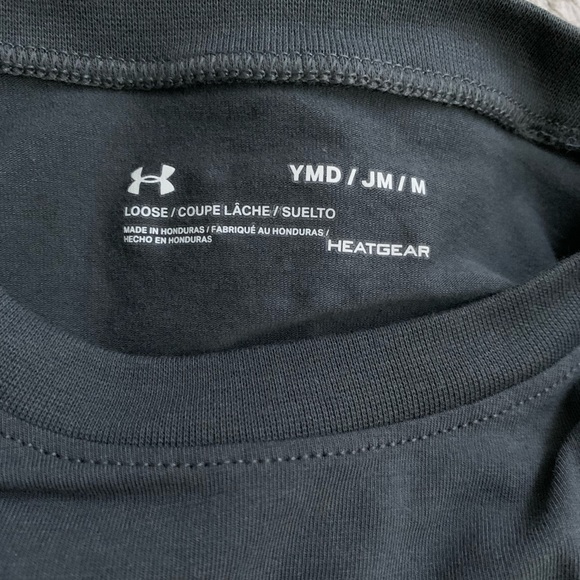 Boys Under Armour Heat Gear Charcoal Grey T-Shirt - Picture 3 of 3